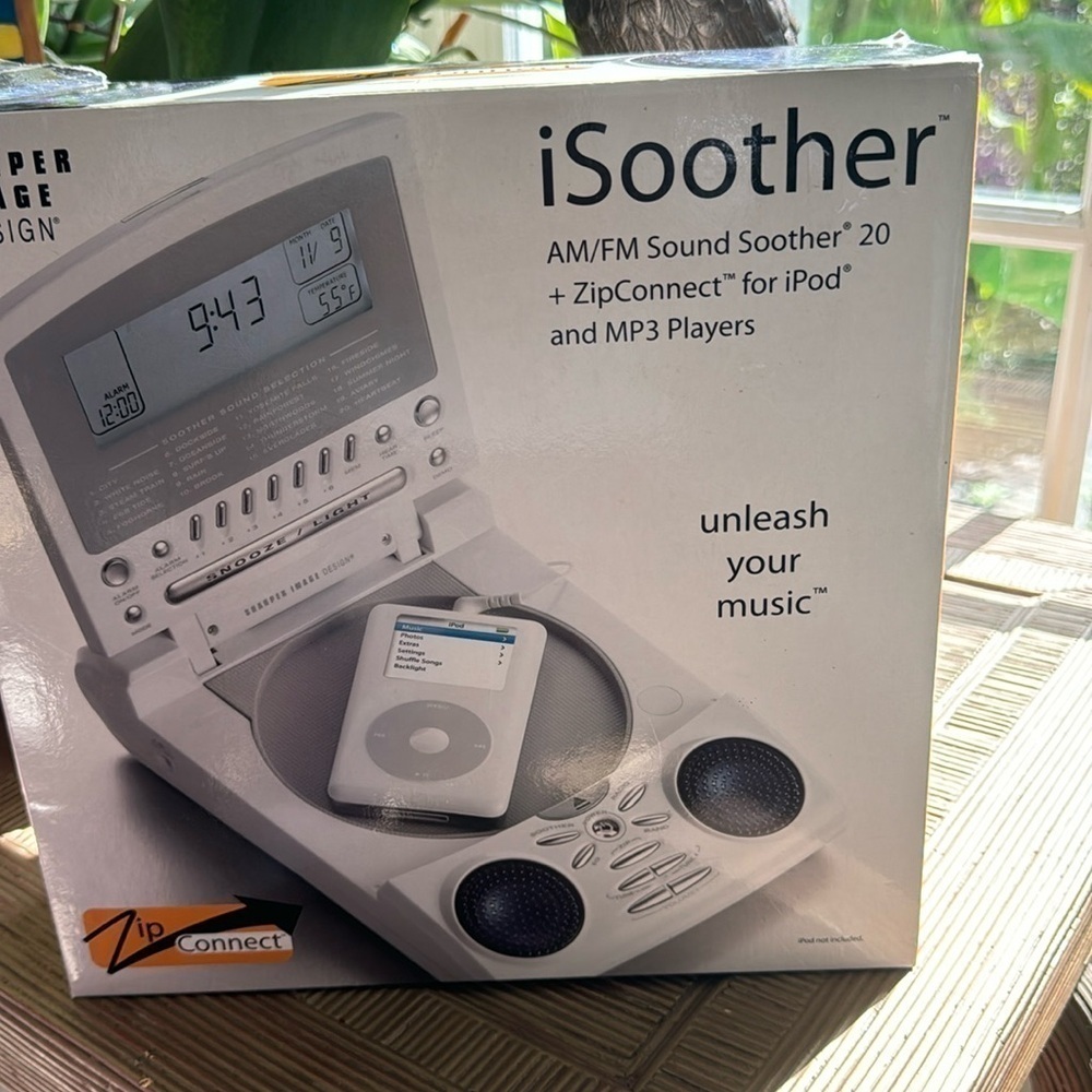 Sharper 🎉HP🎉 image design. NWOT Soother am/fm soother for iPod and MP3 players